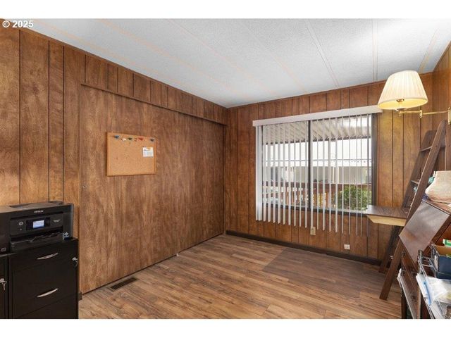 406 SHADOW RANCH Ln, Roseburg, OR 97470