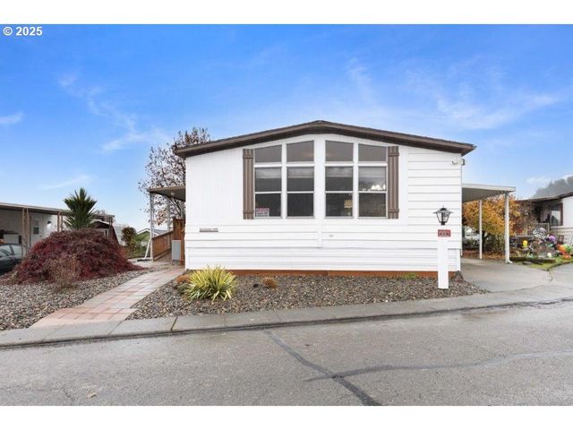 406 SHADOW RANCH Ln, Roseburg, OR 97470