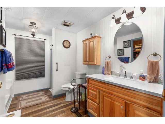 406 SHADOW RANCH Ln, Roseburg, OR 97470