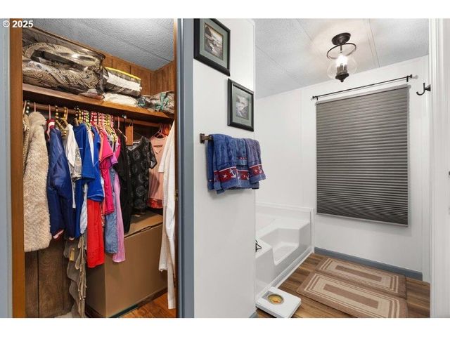 406 SHADOW RANCH Ln, Roseburg, OR 97470