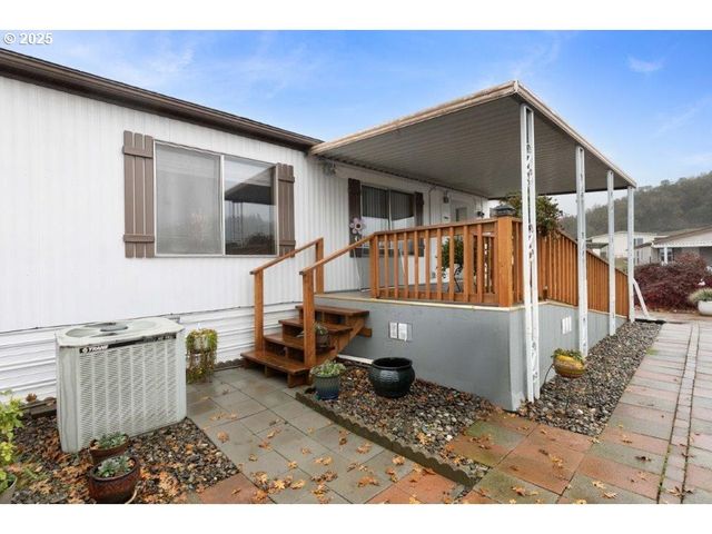 406 SHADOW RANCH Ln, Roseburg, OR 97470