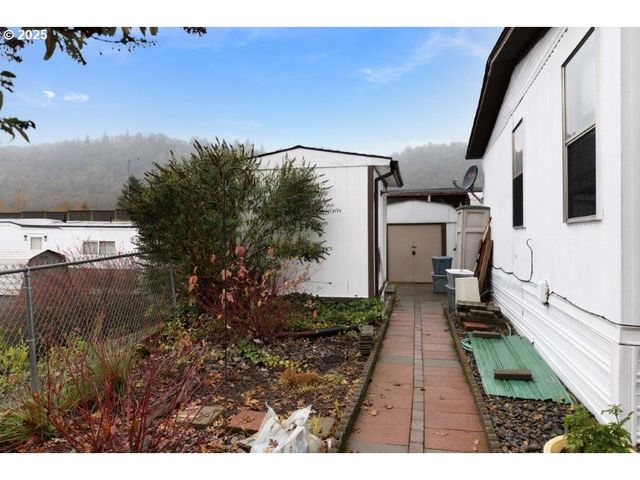 406 SHADOW RANCH Ln, Roseburg, OR 97470