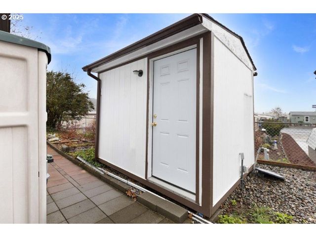 406 SHADOW RANCH Ln, Roseburg, OR 97470