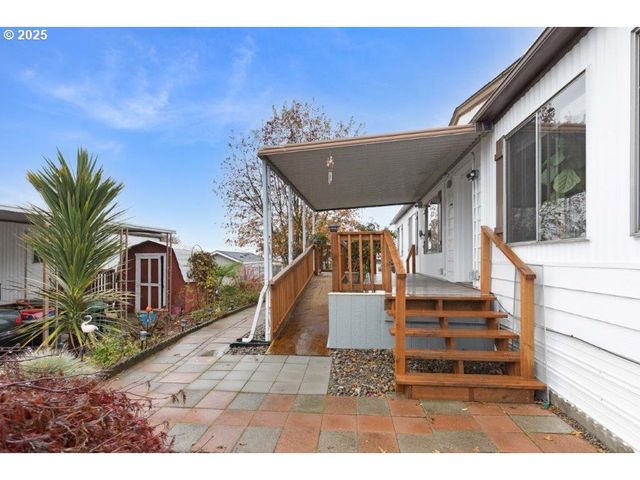 406 SHADOW RANCH Ln, Roseburg, OR 97470