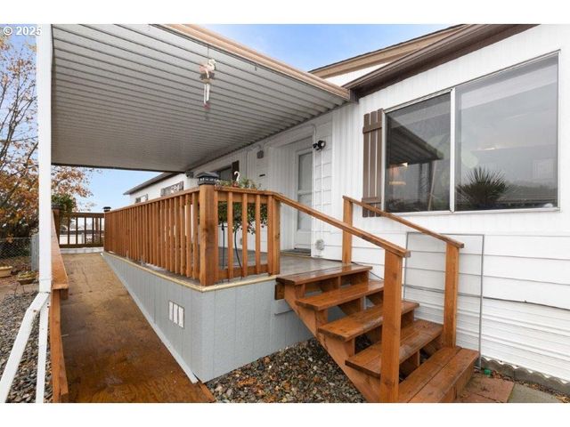 406 SHADOW RANCH Ln, Roseburg, OR 97470