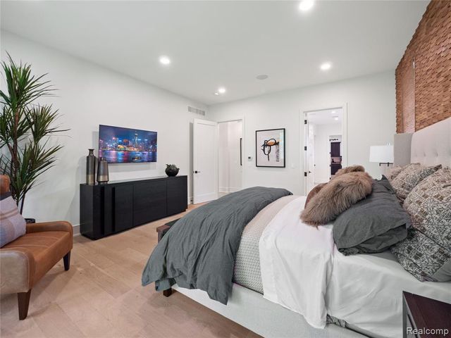 45545 9 Mile Road, Novi, MI 48374