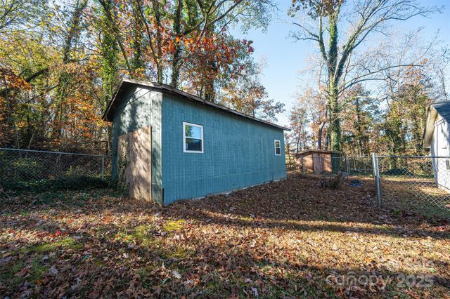129 Lakeview Drive, Blacksburg, SC 29702