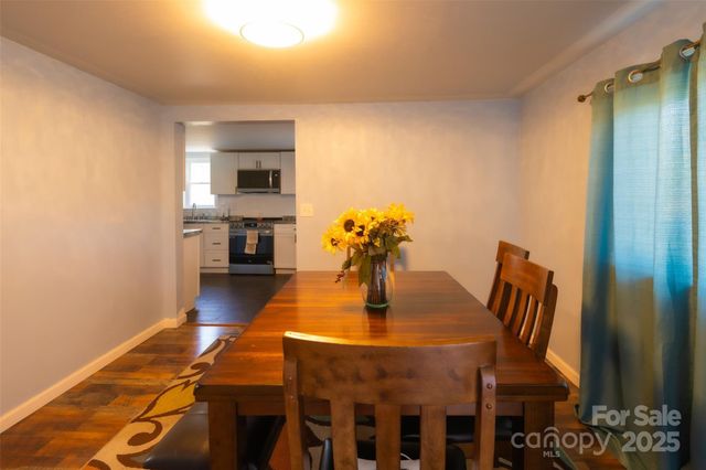 129 Lakeview Drive, Blacksburg, SC 29702