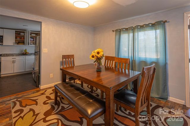 129 Lakeview Drive, Blacksburg, SC 29702