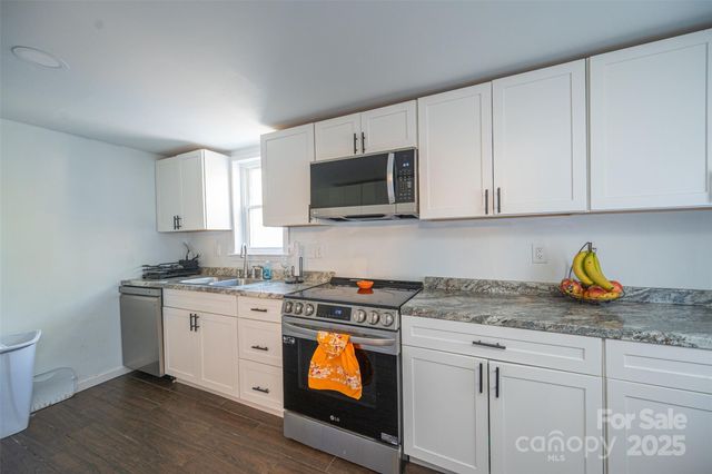 129 Lakeview Drive, Blacksburg, SC 29702