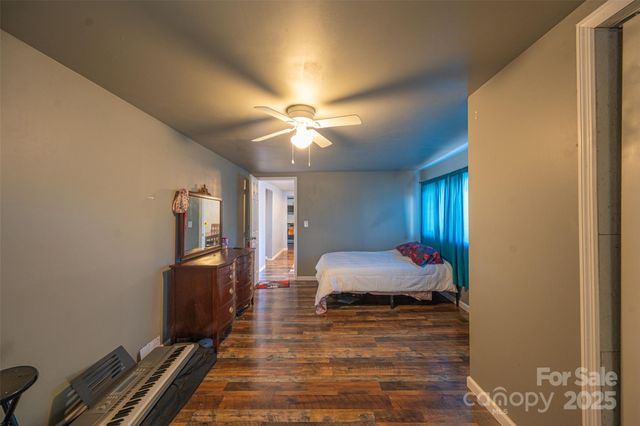 129 Lakeview Drive, Blacksburg, SC 29702