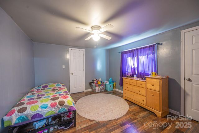 129 Lakeview Drive, Blacksburg, SC 29702