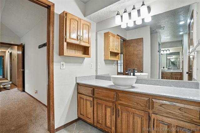 408 E Kingsport Street, Broken Arrow, OK 74011