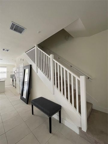 10437 NW 82nd St 1, Doral, FL 33178