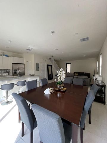 10437 NW 82nd St 1, Doral, FL 33178