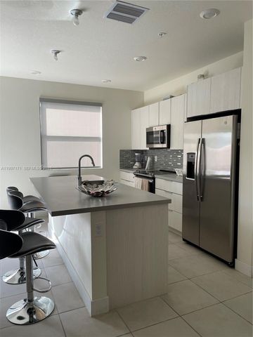 10437 NW 82nd St 1, Doral, FL 33178