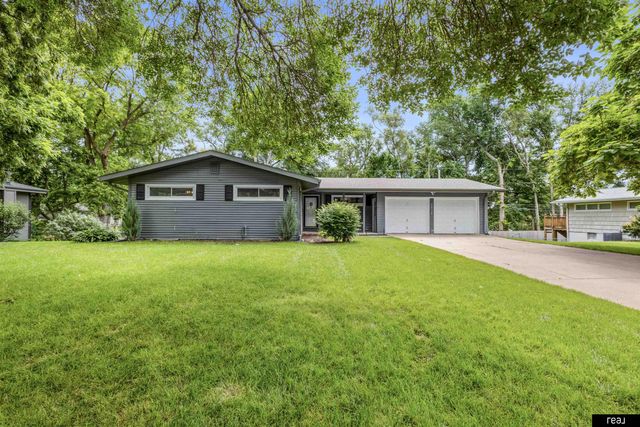 2815 S 102nd Street, Omaha, NE 68124