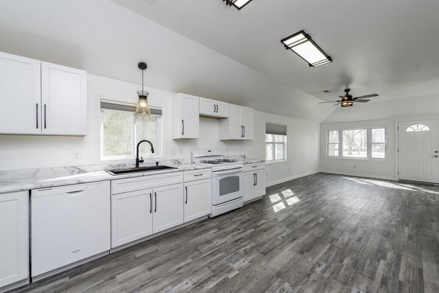 606 S Cogswell DRIVE, Silver Lake, WI 53170