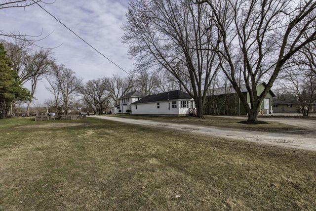 606 S Cogswell DRIVE, Silver Lake, WI 53170