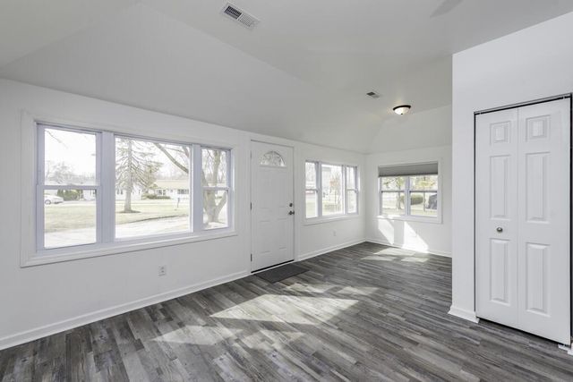 606 S Cogswell DRIVE, Silver Lake, WI 53170