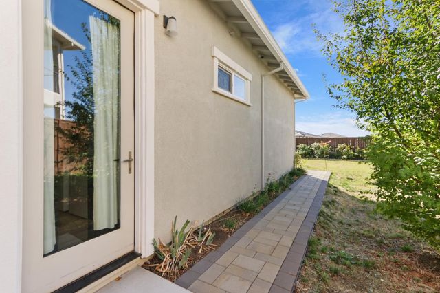 4730 Holliday Ln, El Dorado Hills, CA 95762