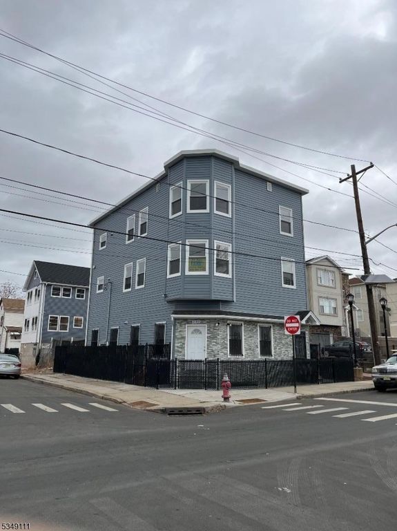 232 Front St, Elizabeth City, NJ 07206