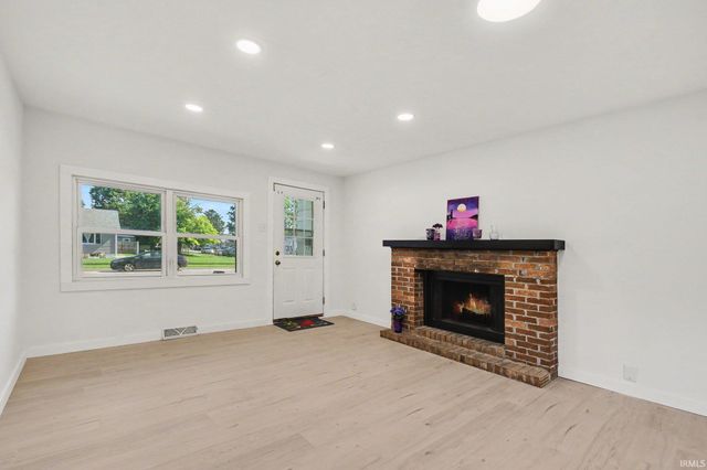 2005 Panama Street, Mishawaka, IN 46544