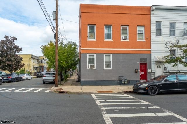 655 4Th Ave, Elizabeth City, NJ 07202
