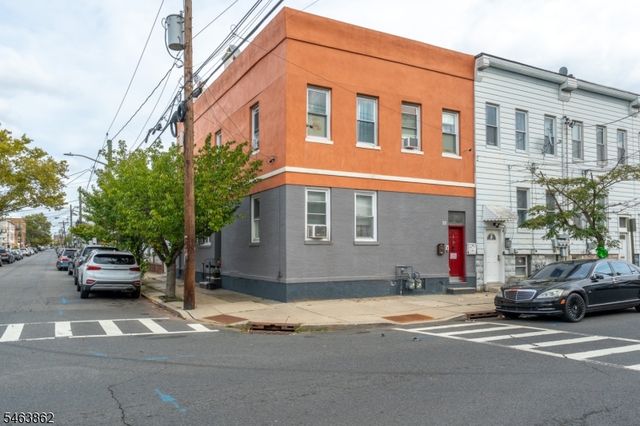 655 4Th Ave, Elizabeth City, NJ 07202