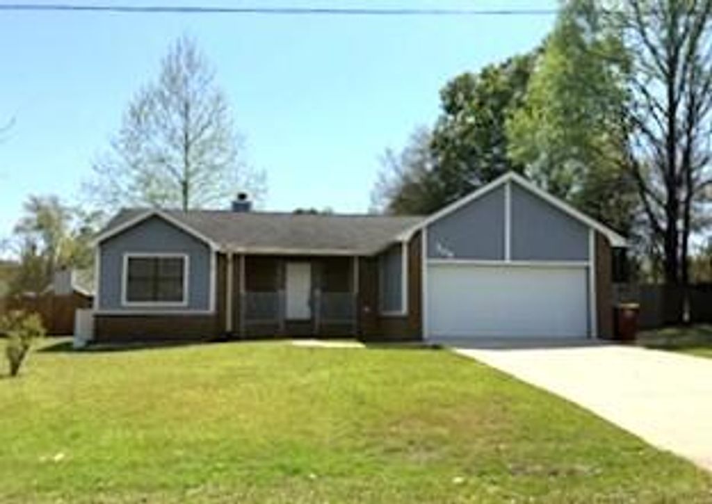 204 Grand Prix Drive, Crestview, FL 32536