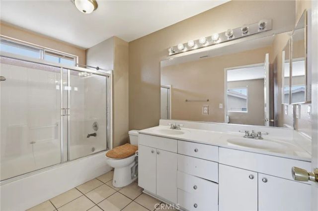 9300 Burnet Avenue 122, North Hills, CA 91343