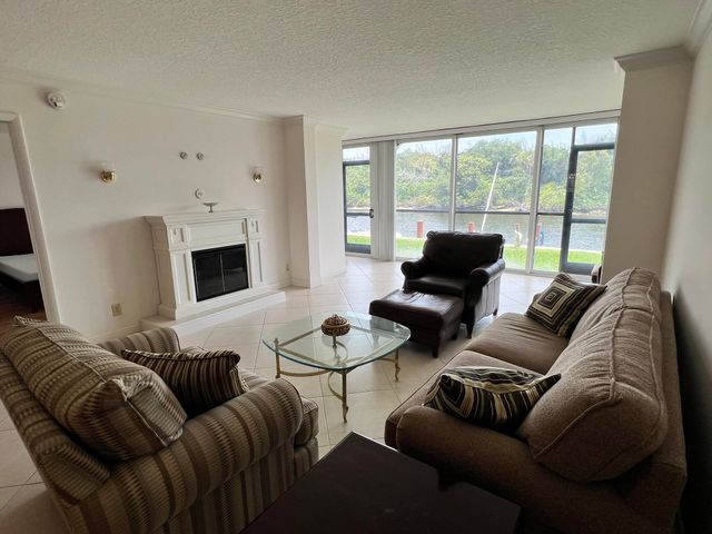 1631 Riverview Road 106, Deerfield Beach, FL 33441