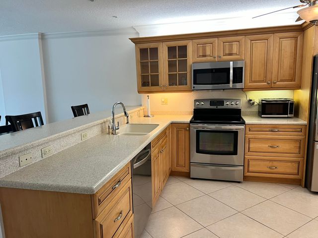 1631 Riverview Road 106, Deerfield Beach, FL 33441