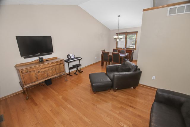 344 58th Court, West Des Moines, IA 50266