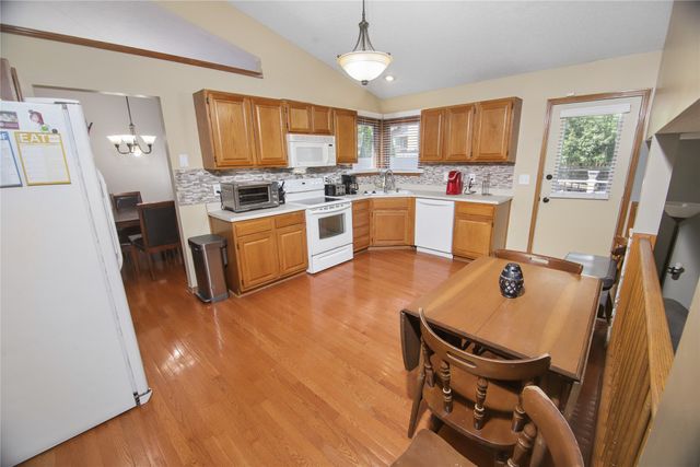 344 58th Court, West Des Moines, IA 50266