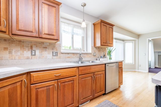 41870 Antoinette Court, Clinton Township, MI 48038
