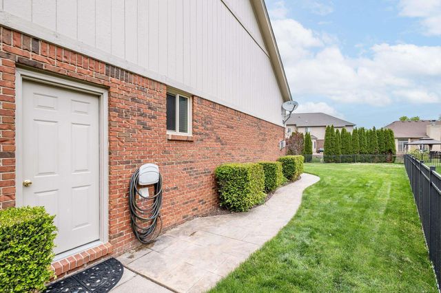 41870 Antoinette Court, Clinton Township, MI 48038
