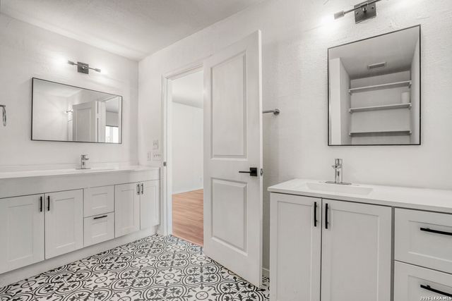 9106 windgarden, Windcrest, TX 78239