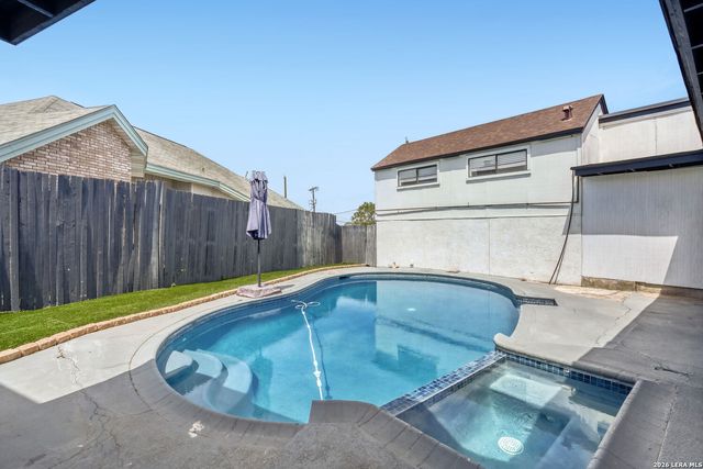 9106 windgarden, Windcrest, TX 78239