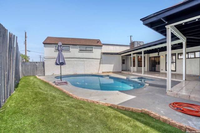 9106 windgarden, Windcrest, TX 78239