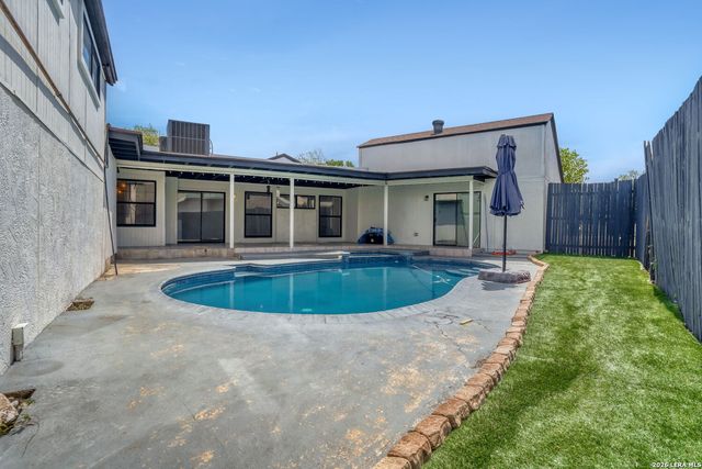 9106 windgarden, Windcrest, TX 78239