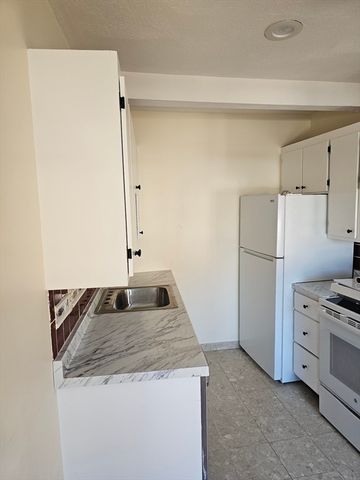 7 Cypress Rd 703, Boston, MA 02135