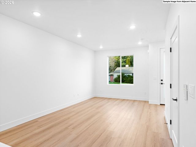 4532 Sw Garden Home Rd, Portland, OR 97219