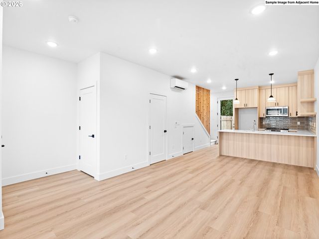 4532 Sw Garden Home Rd, Portland, OR 97219