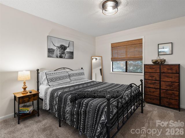 34 Fernbrook Road, Maggie Valley, NC 28751