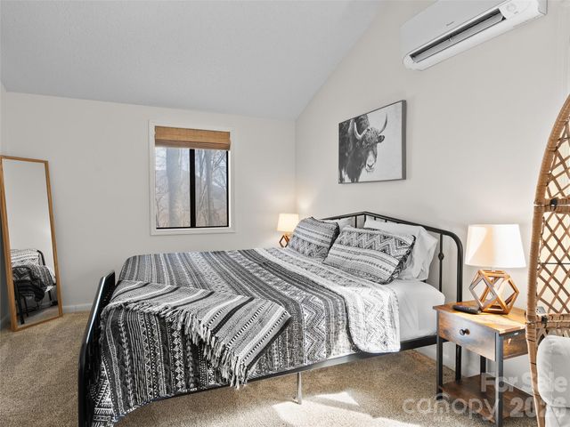 34 Fernbrook Road, Maggie Valley, NC 28751