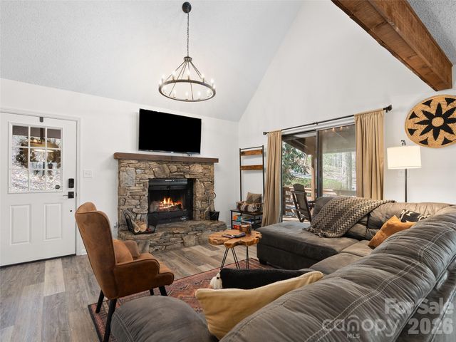 34 Fernbrook Road, Maggie Valley, NC 28751