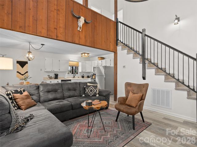 34 Fernbrook Road, Maggie Valley, NC 28751