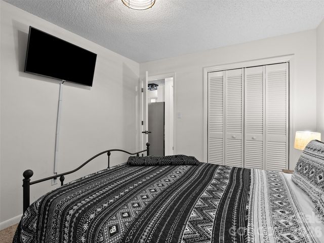 34 Fernbrook Road, Maggie Valley, NC 28751