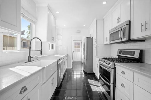 6637 Capps, Reseda, CA 91335